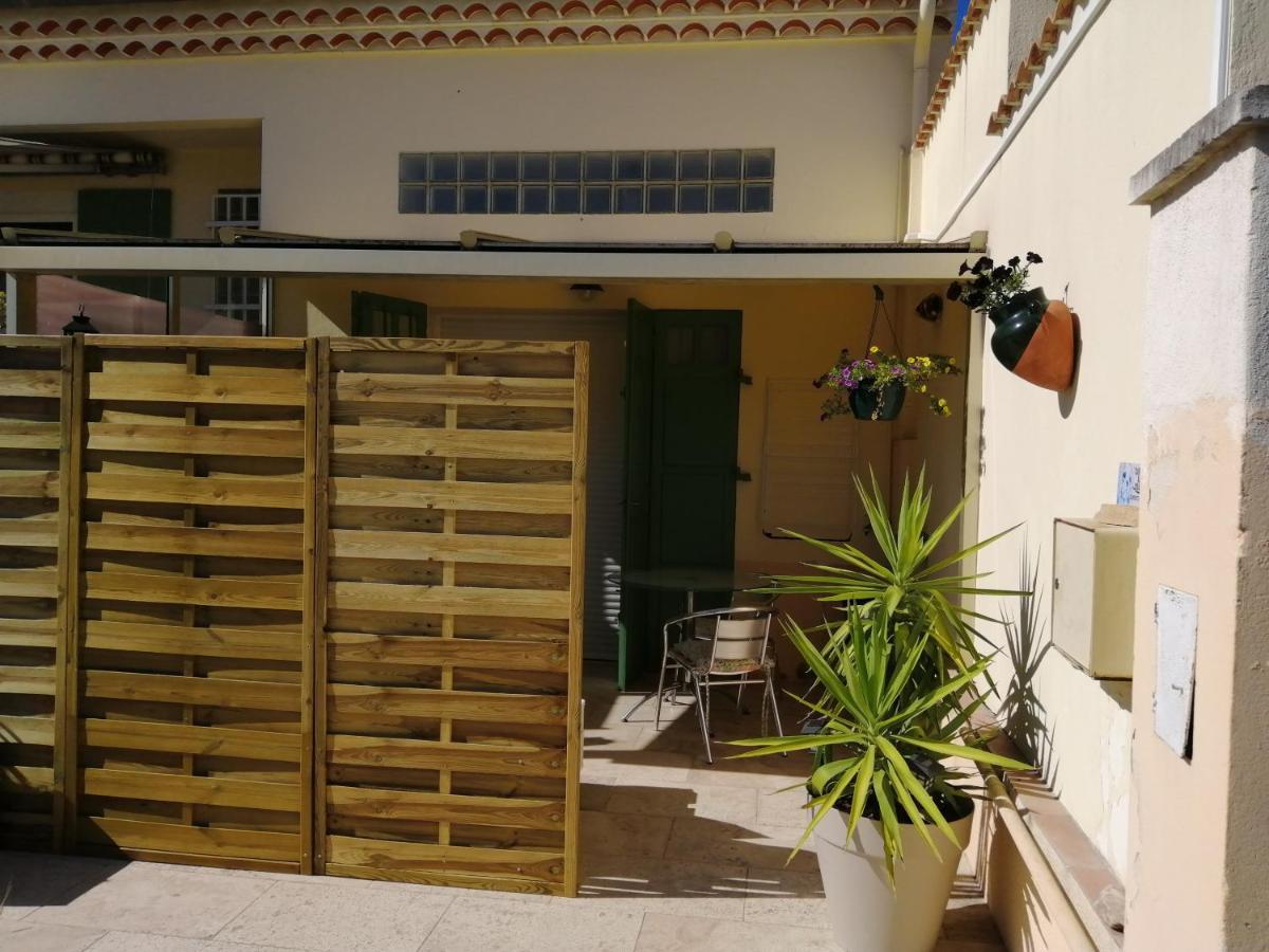 Yofanto Apartment Senas Exterior photo